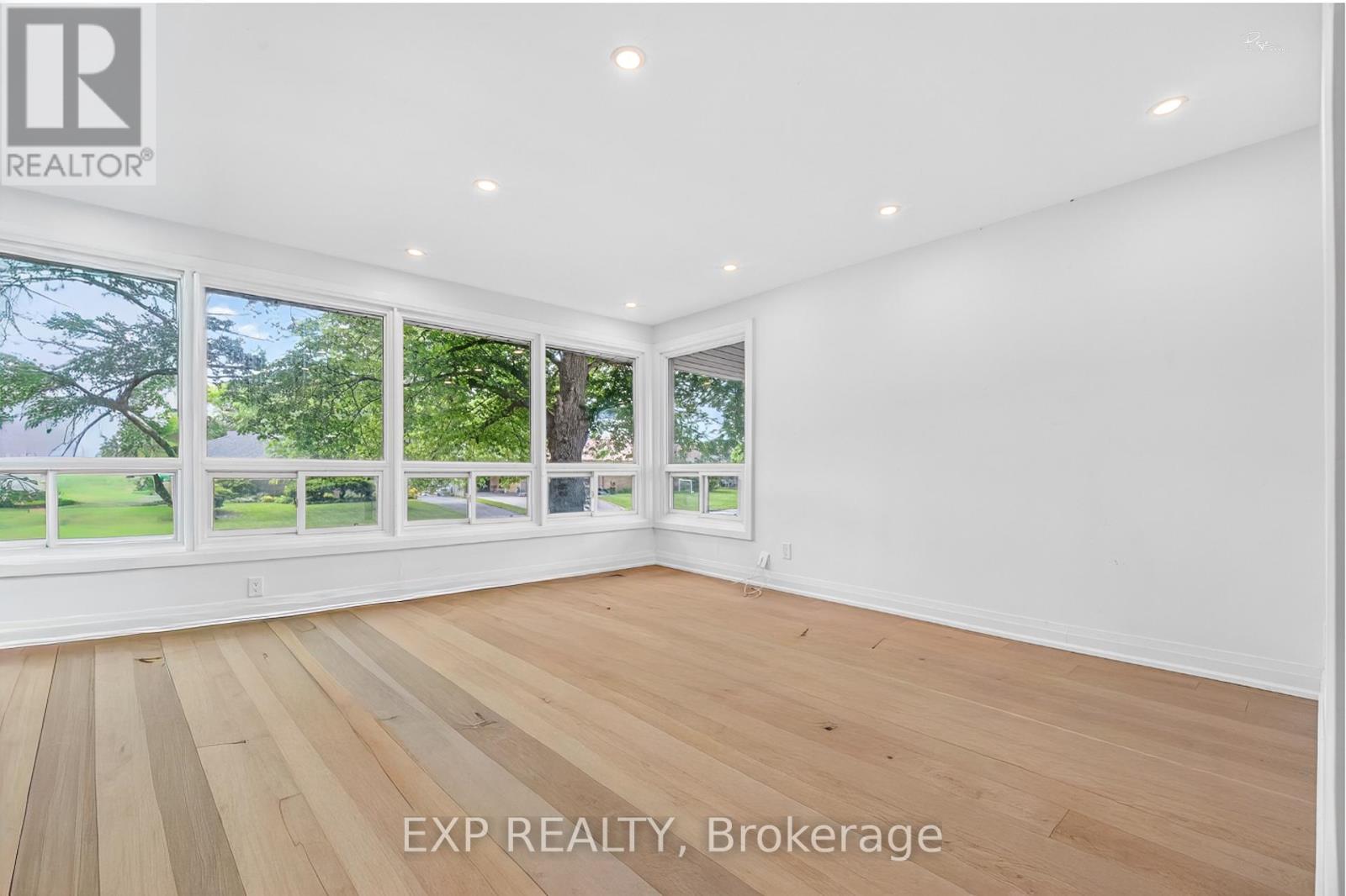 39 Treadgold Crescent, Toronto, Ontario  M3A 1X1 - Photo 3 - C13472548