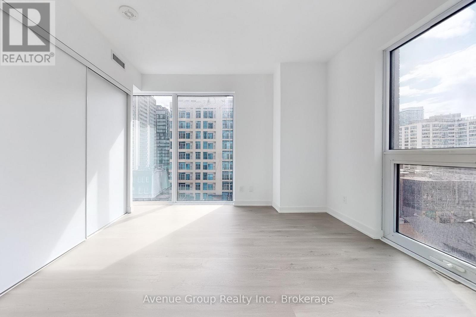 708 - 8 Wellesley Street W, Toronto, Ontario  M4Y 0J5 - Photo 13 - C13472244