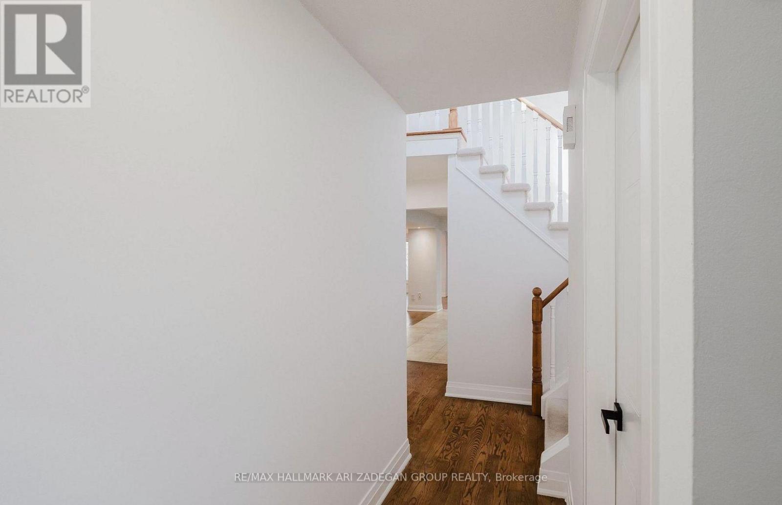 60 Carl Tennen Street, Vaughan, Ontario  L4J 7B8 - Photo 5 - N13472558