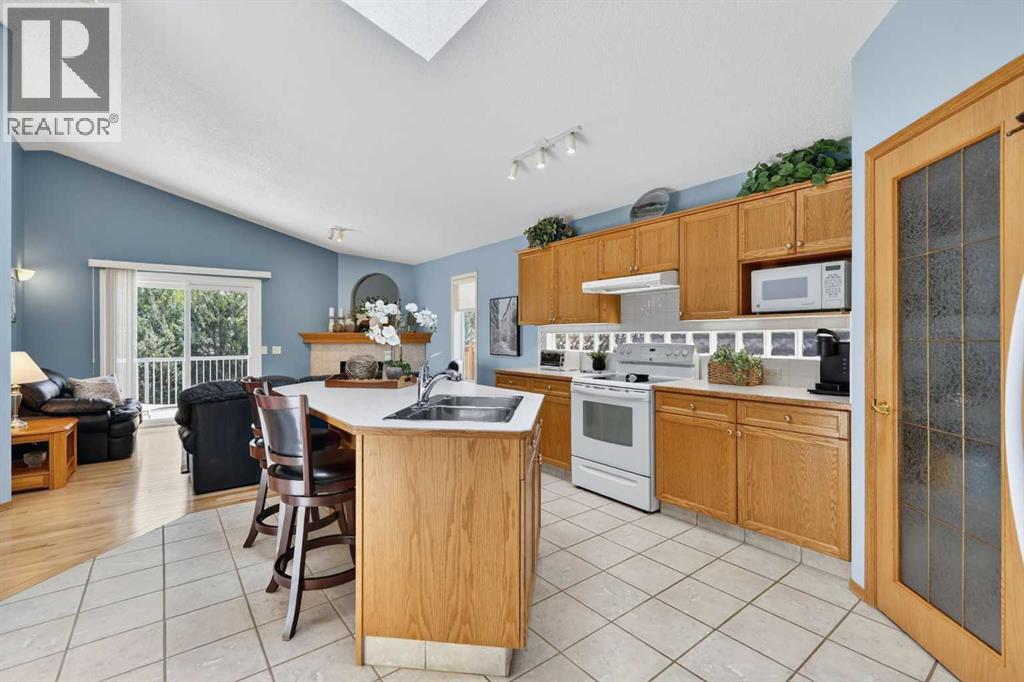 86 Chapalina Way SE, Calgary, Alberta  T2X 3P4 - Photo 7 - A2310389