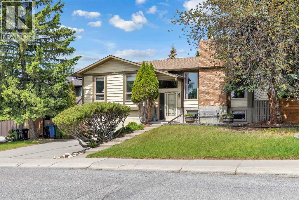 4115 Edgemont Hill NW, Calgary, Alberta  T3A 2L3 - Photo 2 - A2321628