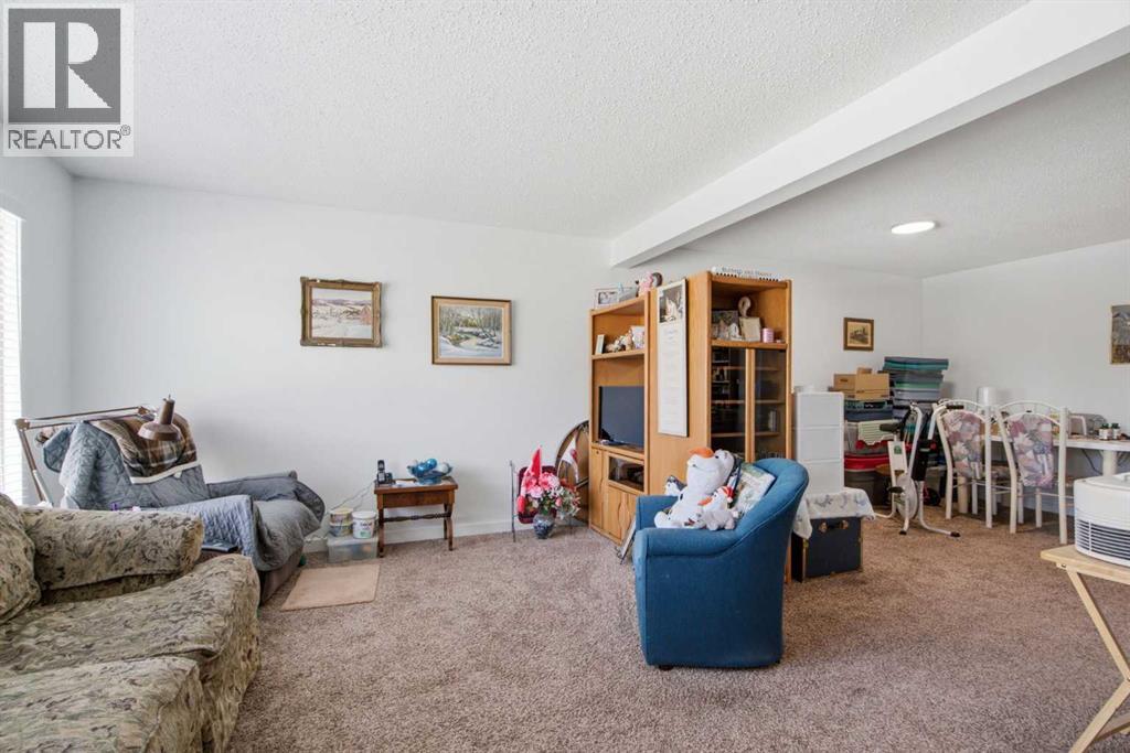 196 Gordon Drive SW, Calgary, Alberta  T3E 3W6 - Photo 4 - A2322917