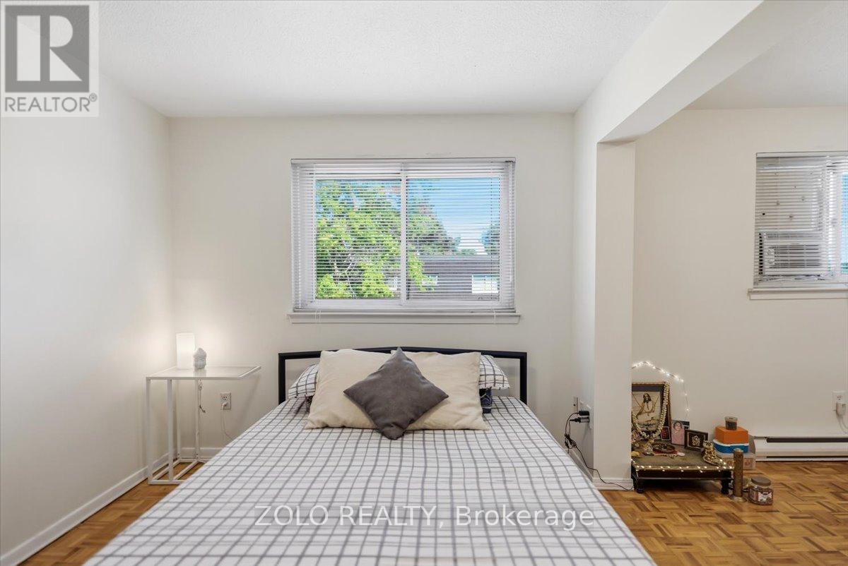 98 Darras Court, Brampton, Ontario L6T 1W7 - Photo 15 - W13461990