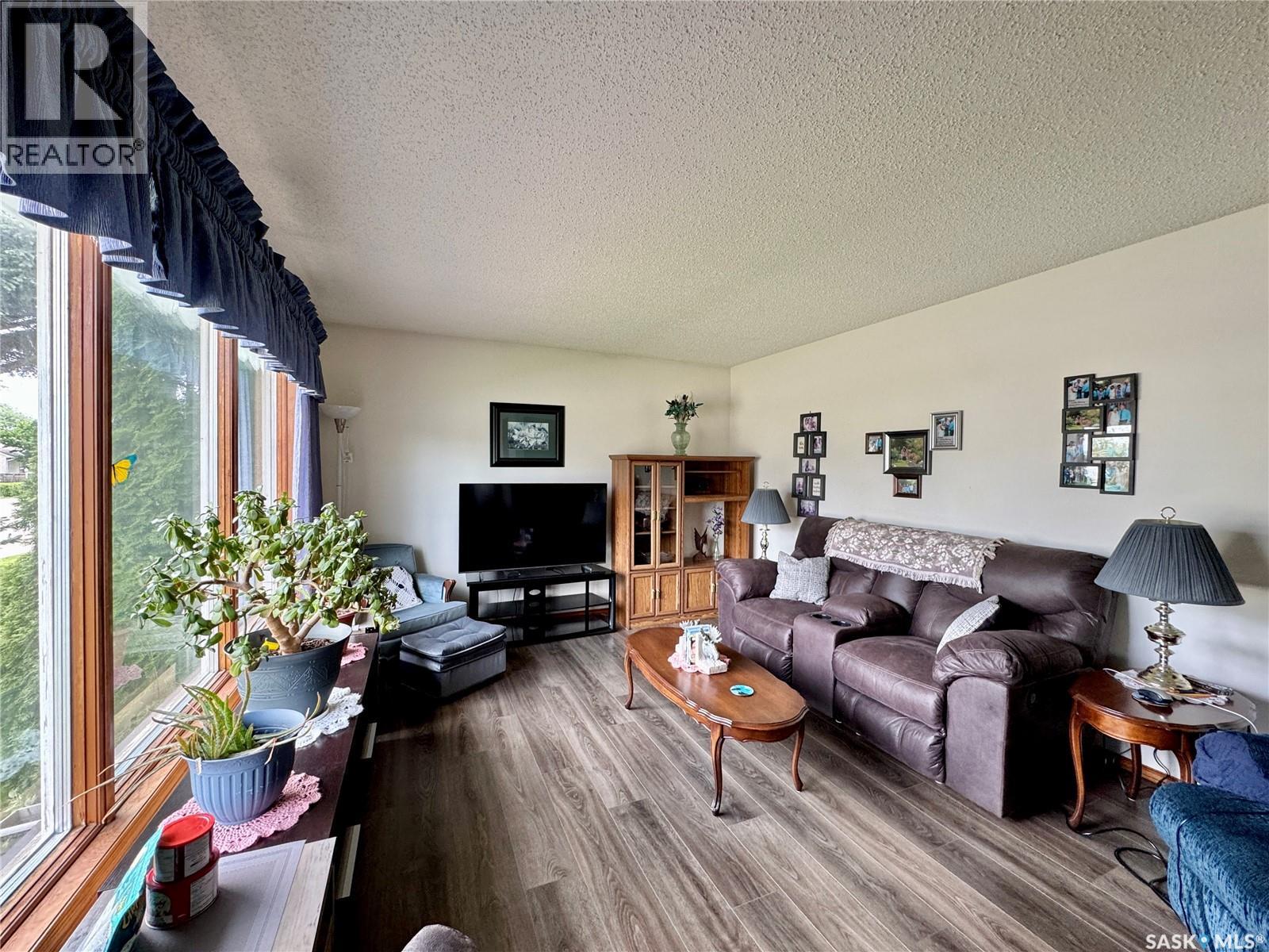 136 Darlington Street E, Yorkton, Saskatchewan  S3N 0E1 - Photo 17 - SK040146