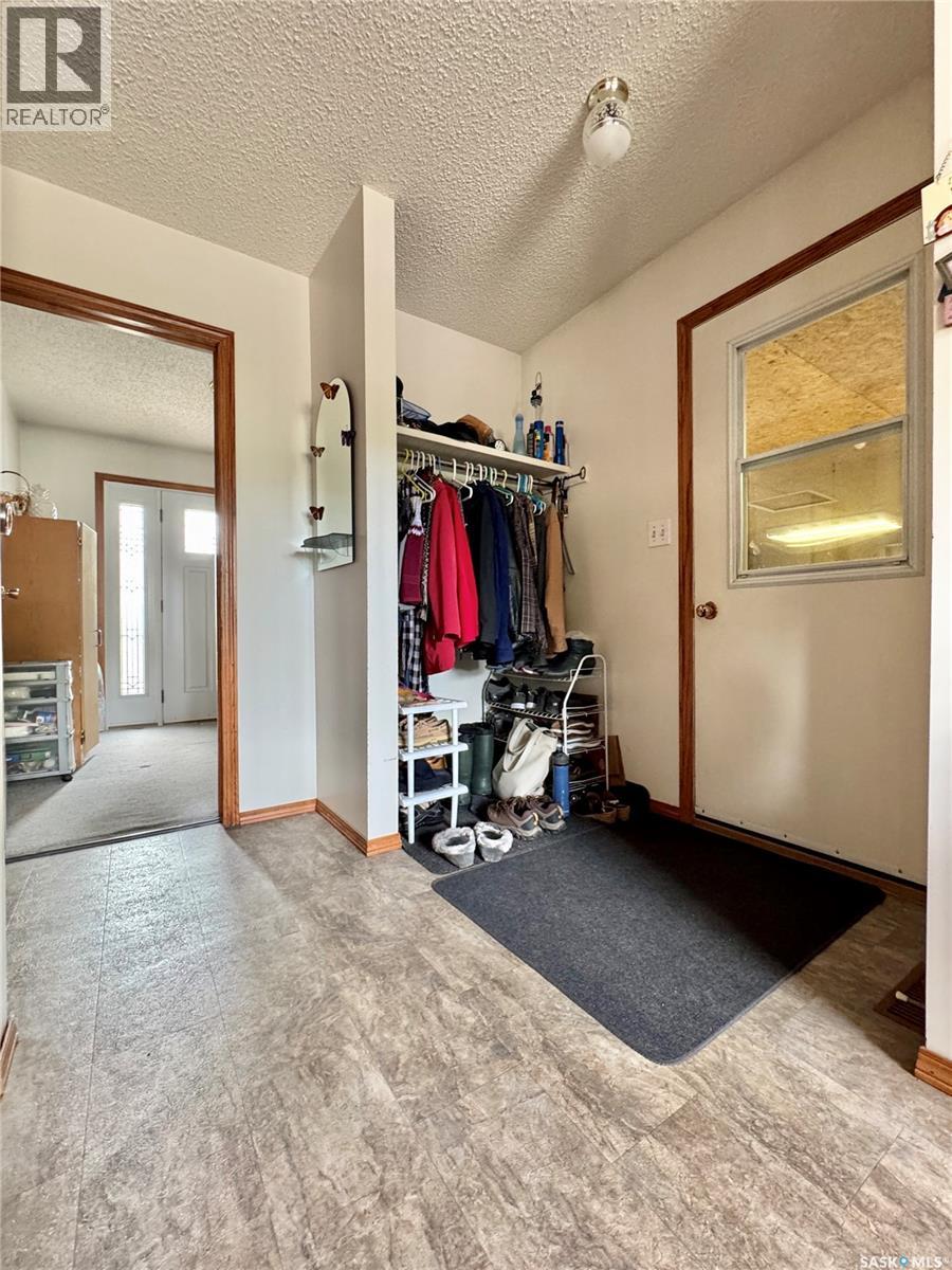 136 Darlington Street E, Yorkton, Saskatchewan  S3N 0E1 - Photo 2 - SK040146