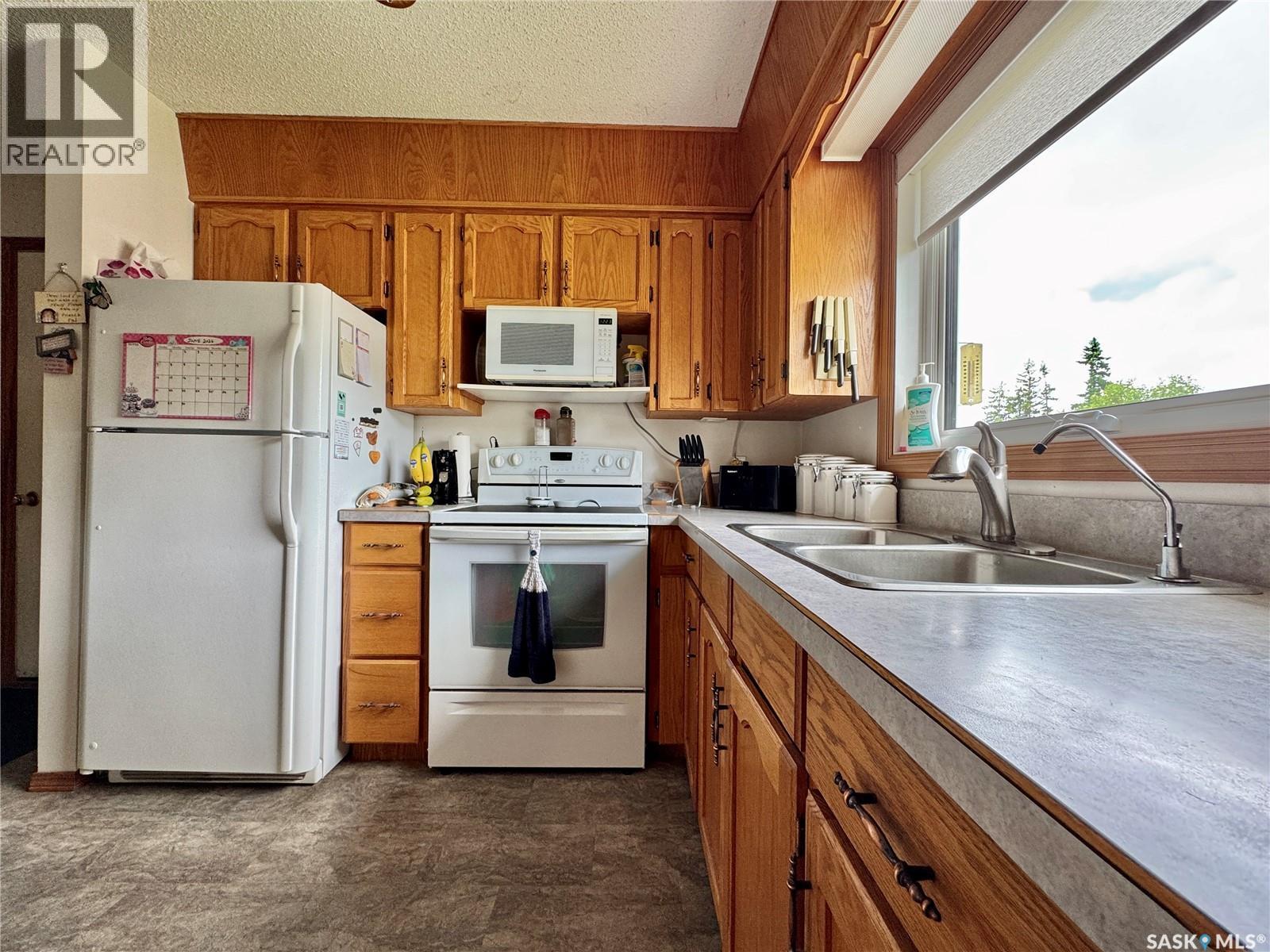 136 Darlington Street E, Yorkton, Saskatchewan  S3N 0E1 - Photo 6 - SK040146