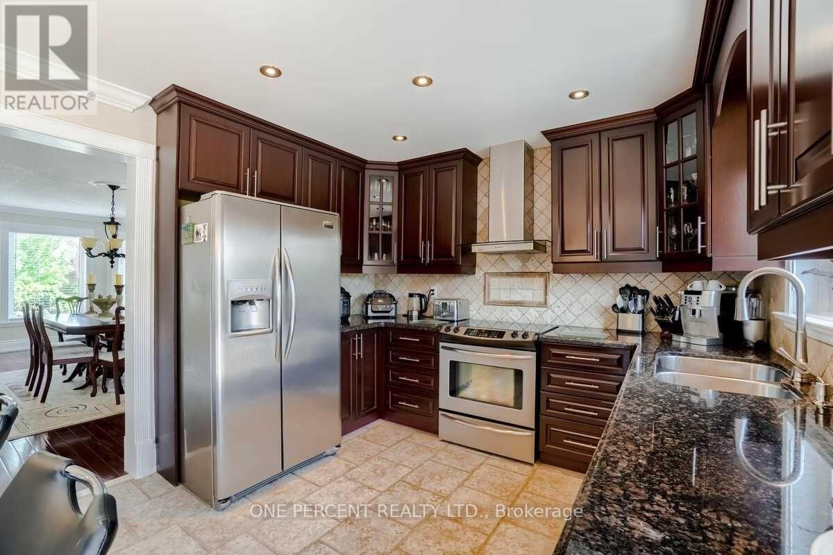 15 Beaverhall Road, Brampton, Ontario  L6X 4L3 - Photo 5 - W13472564