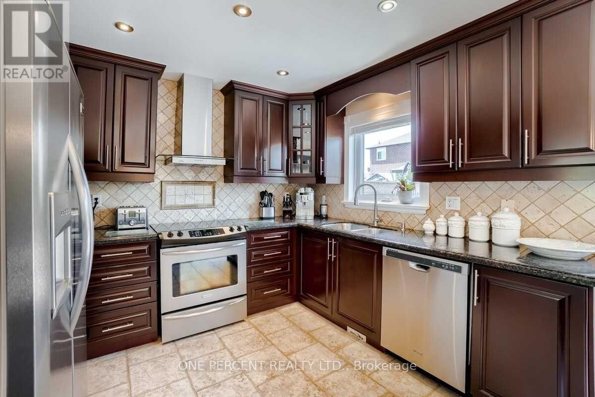 15 Beaverhall Road, Brampton, Ontario  L6X 4L3 - Photo 6 - W13472564