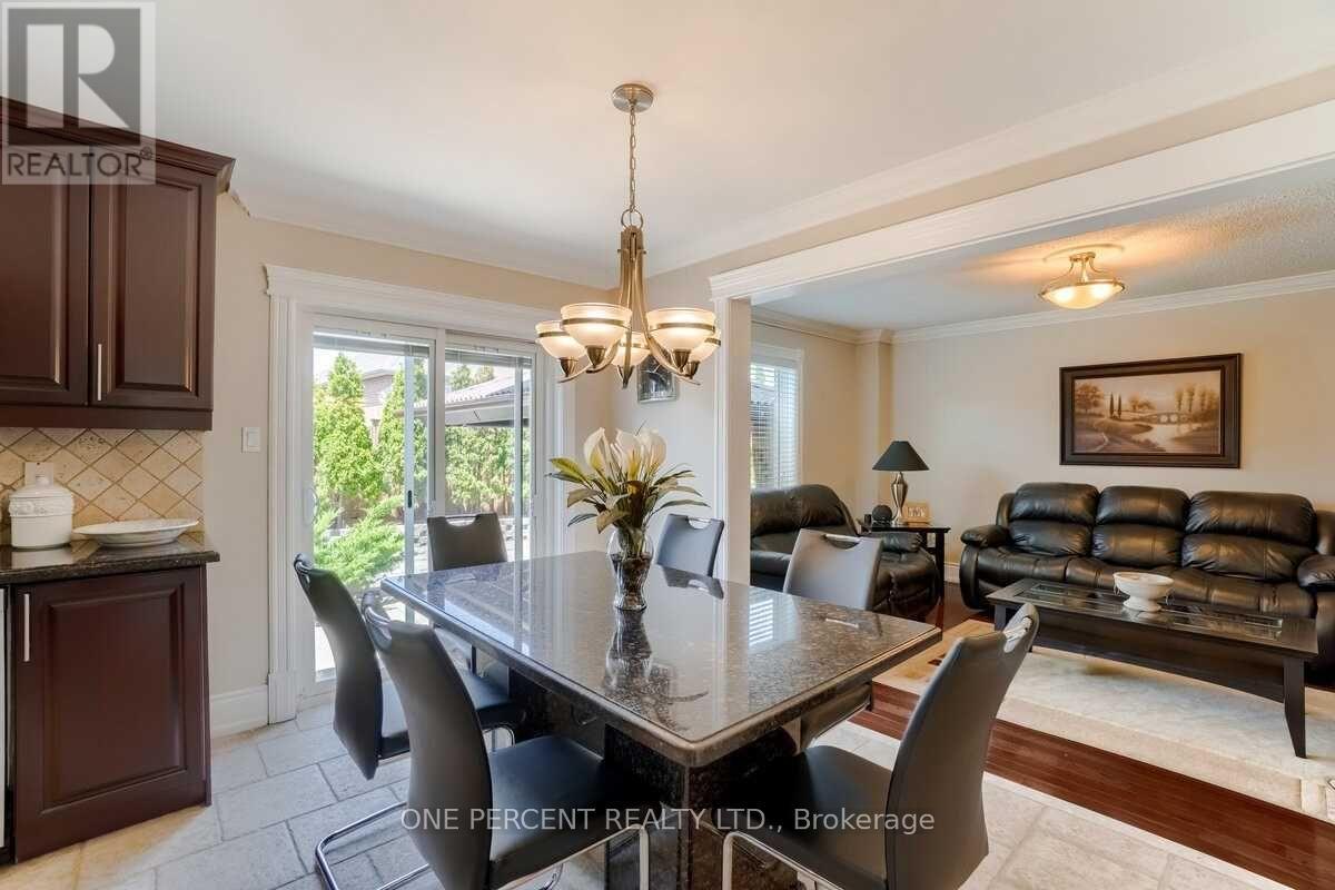 15 Beaverhall Road, Brampton, Ontario  L6X 4L3 - Photo 9 - W13472564
