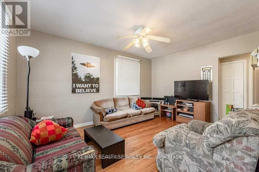 245 Haddon Ave Avenue, Hamilton, Ontario  L8S 1X9 - Photo 3 - X13472600