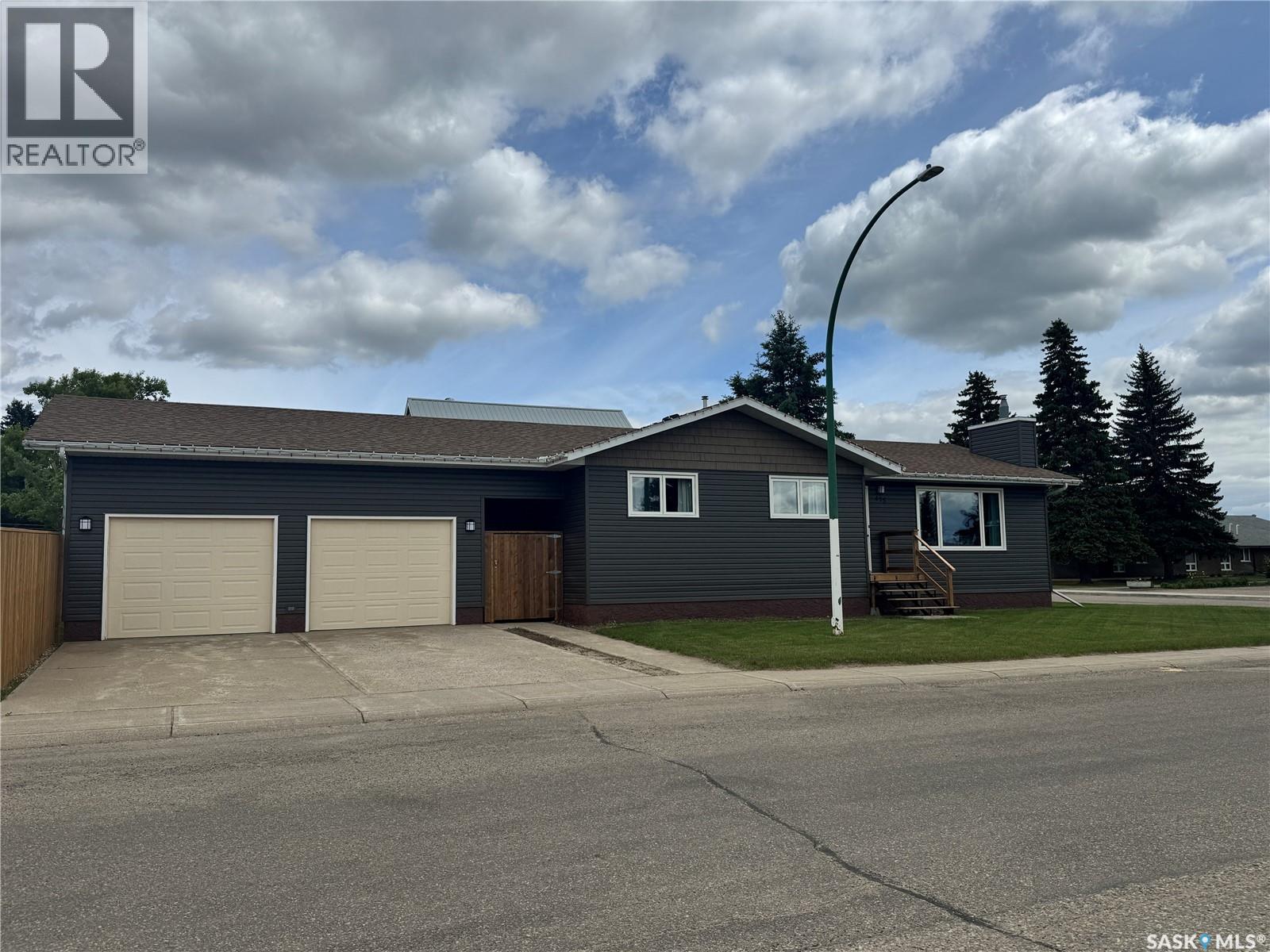 415 3rd Avenue W, Biggar, Saskatchewan  S0K 0M0 - Photo 48 - SK027372