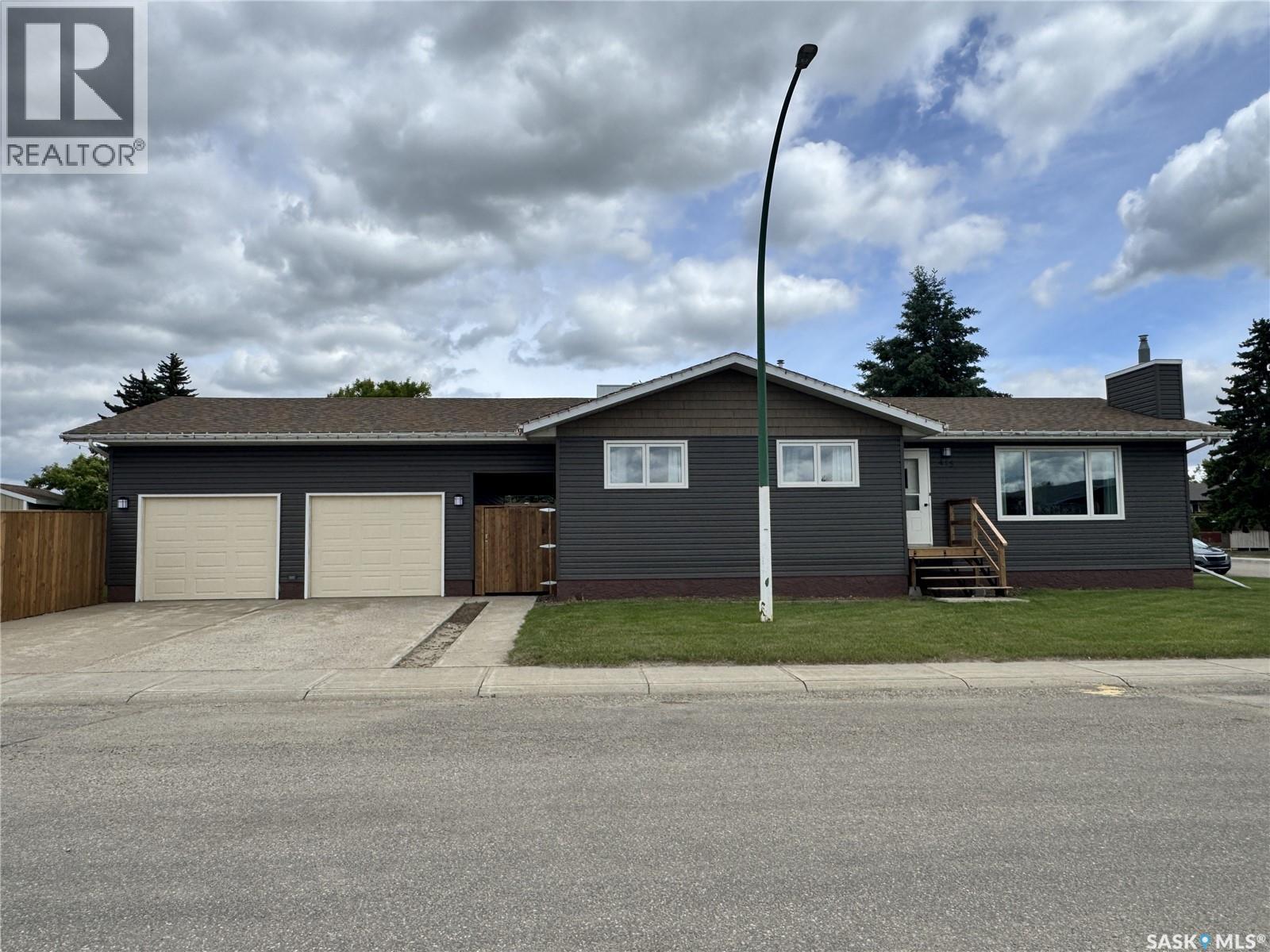 415 3rd AVENUE W, Biggar, Saskatchewan