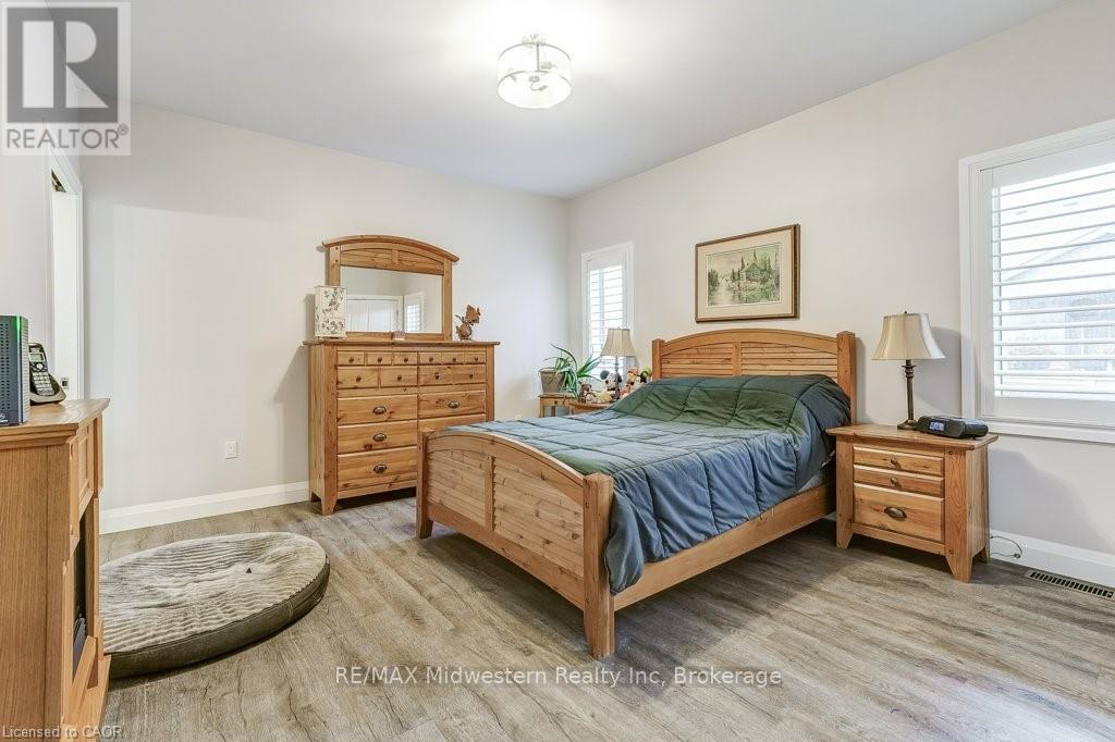 273 Queen Street, North Perth, Ontario  N0G 1B0 - Photo 21 - X13472618