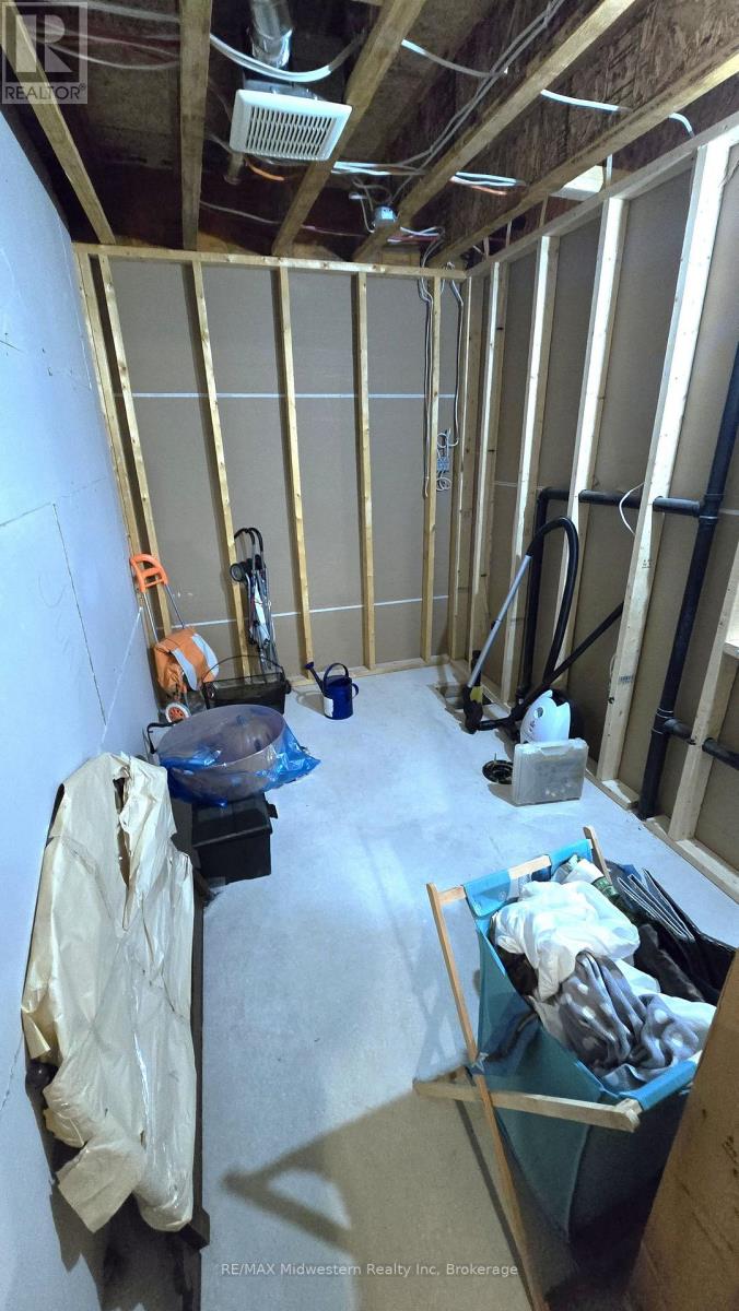 273 Queen Street, North Perth, Ontario  N0G 1B0 - Photo 31 - X13472618