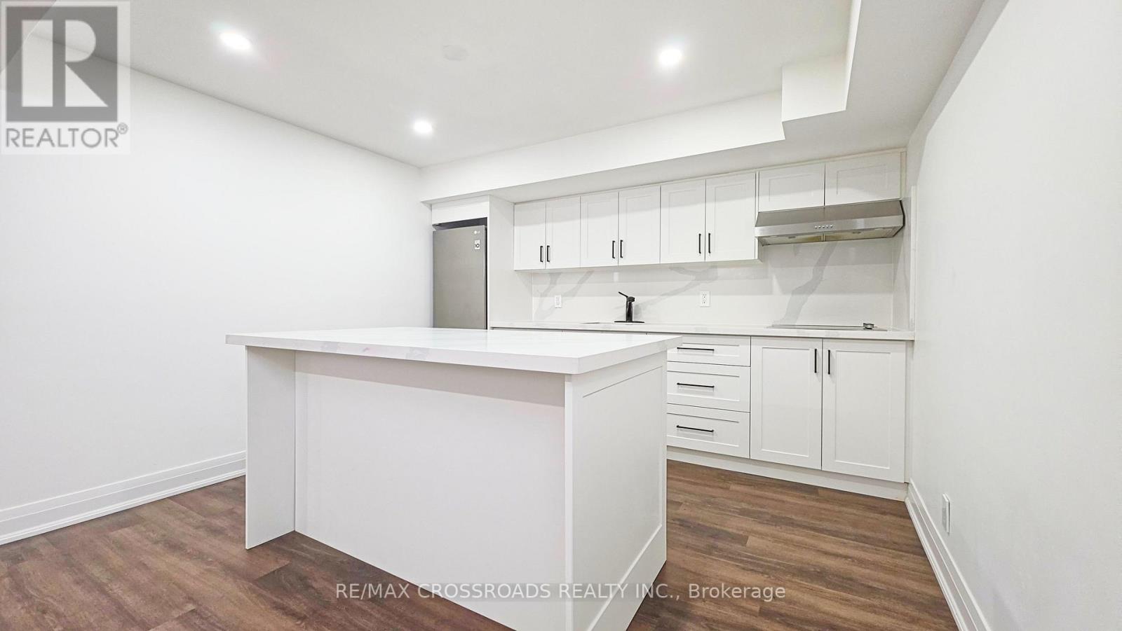 Lower - 186 Driscoll Road, Richmond Hill, Ontario  L4C 4H7 - Photo 6 - N13472606