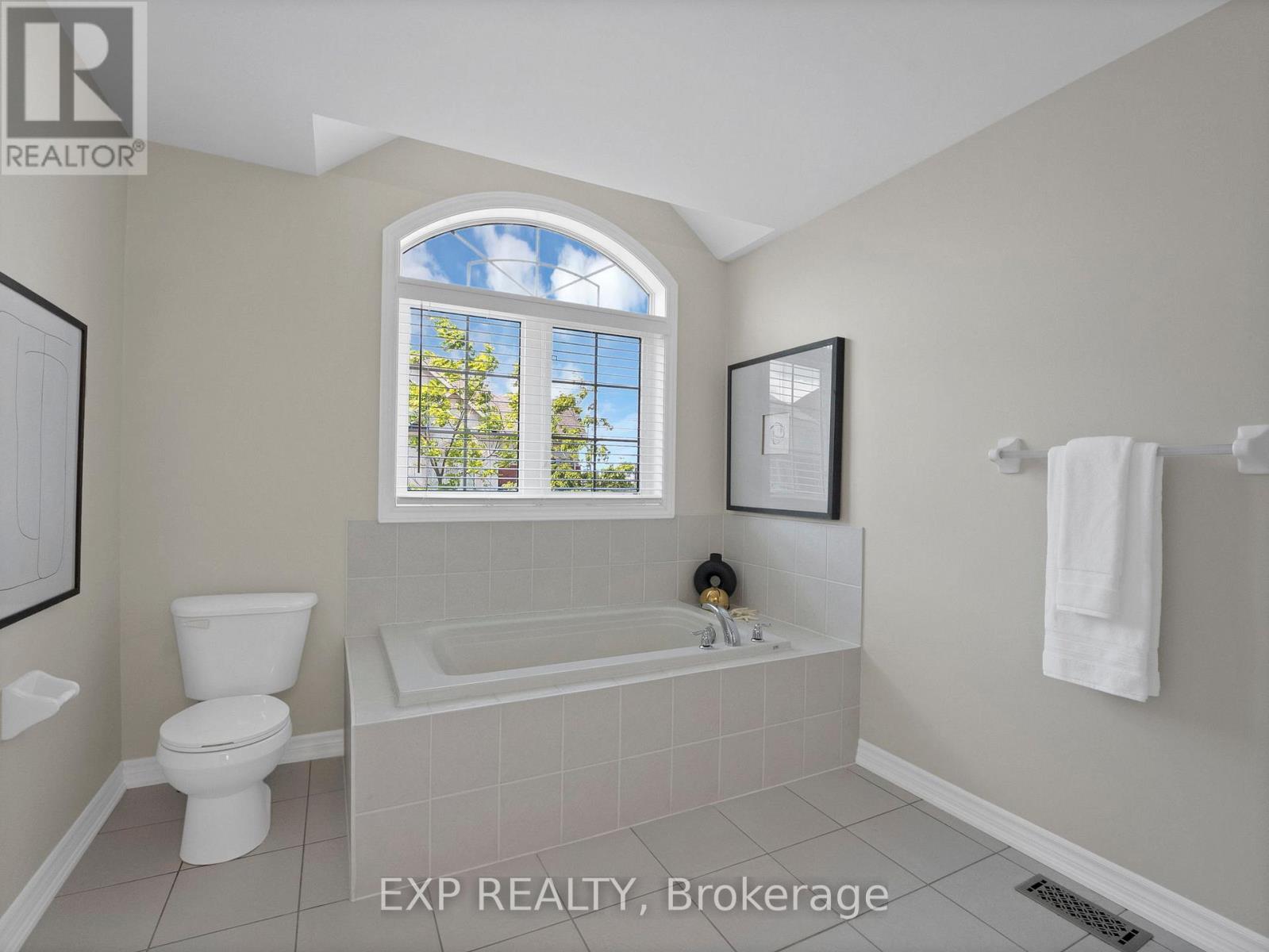 51 Living Crescent, Markham, Ontario L6C 0T6 - Photo 29 - N13472614