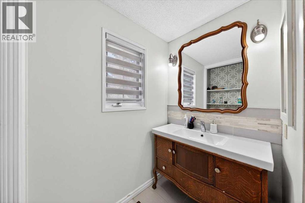 6979 Laguna Way NE, Calgary, Alberta  T1Y 6W5 - Photo 24 - A2316513