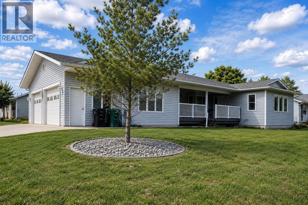 1114 6 Avenue W, Beaverlodge, Alberta  T0H 0C0 - Photo 1 - A2322495