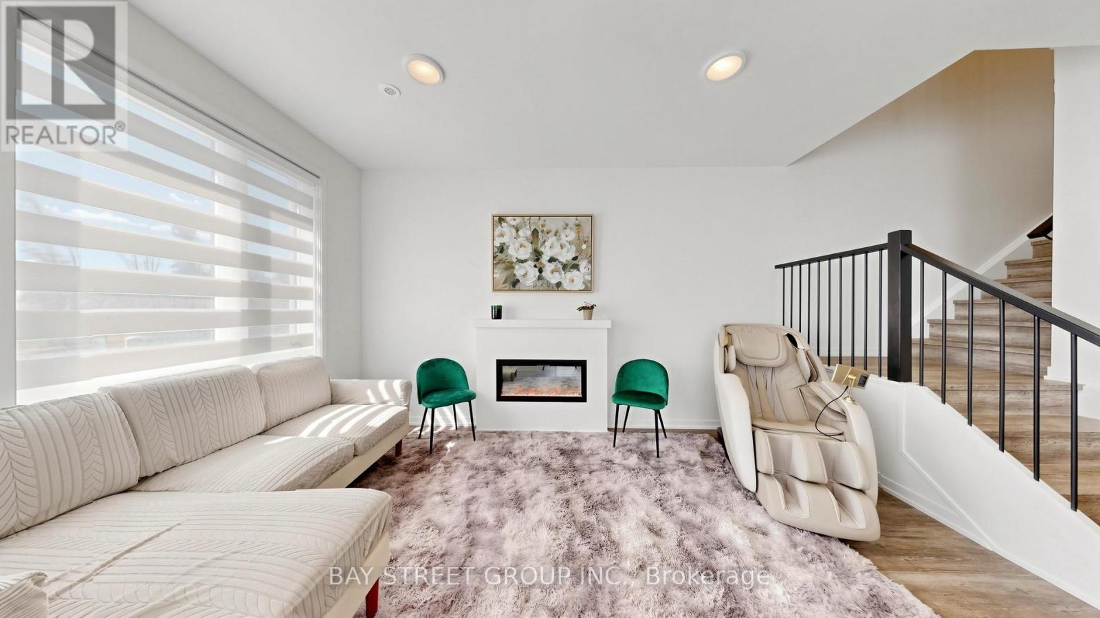1430 19th Avenue, Richmond Hill, Ontario  L4E 1P3 - Photo 4 - N13472640