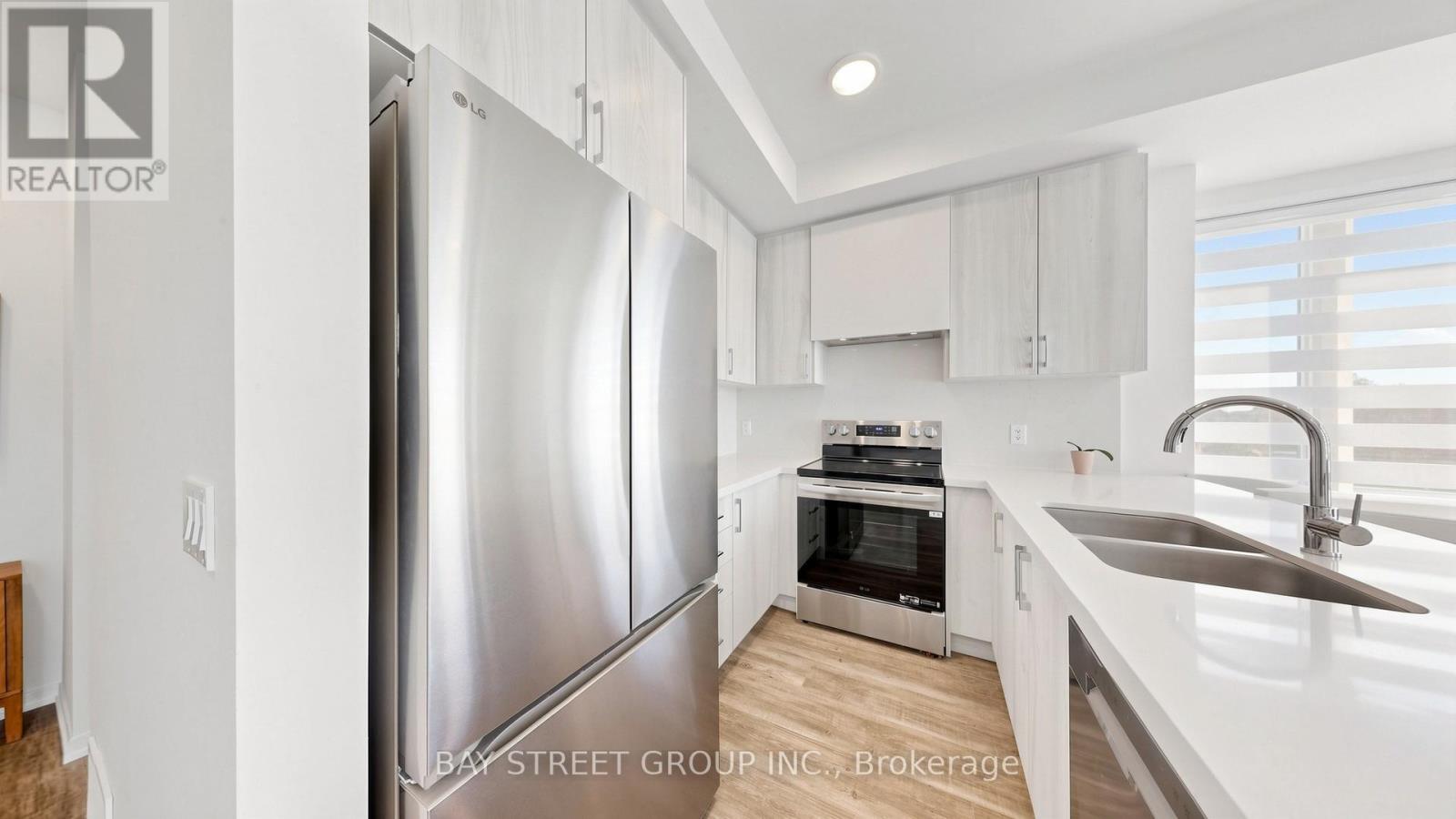 1430 19th Avenue, Richmond Hill, Ontario  L4E 1P3 - Photo 7 - N13472640