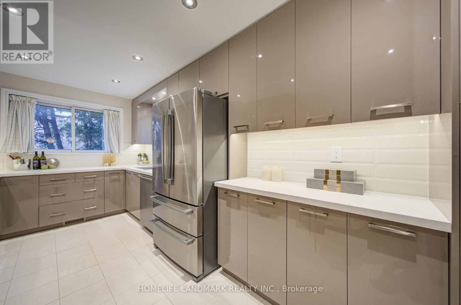 21 Colonnade Road, Toronto, Ontario  M2K 2L6 - Photo 16 - C13472718