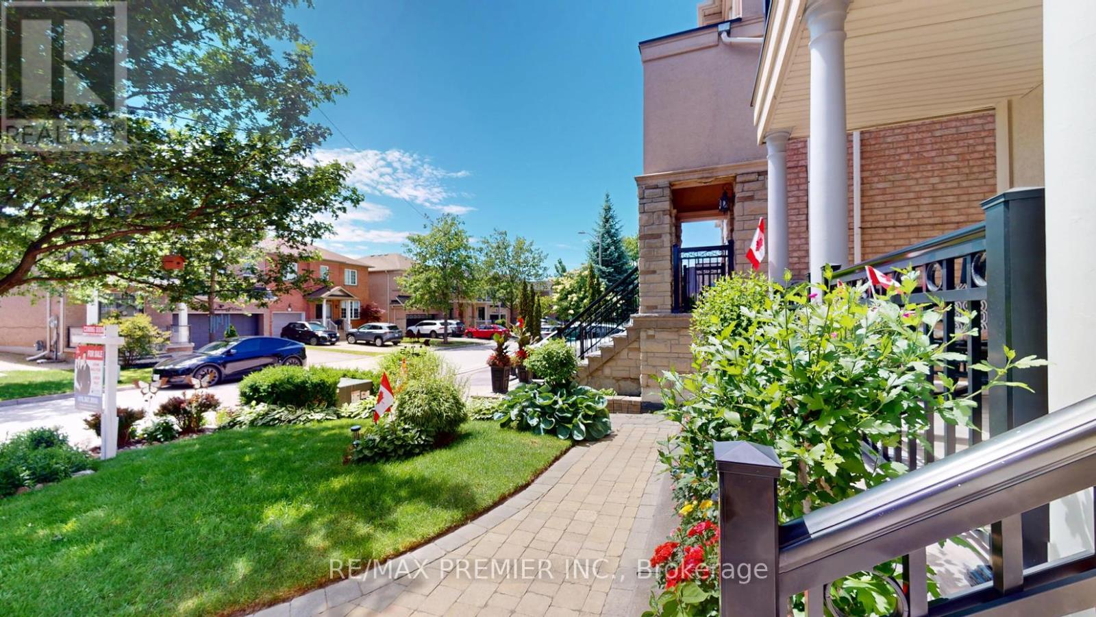 32 Timberwolf Crescent, Vaughan, Ontario  L4H 2W2 - Photo 2 - N13472704