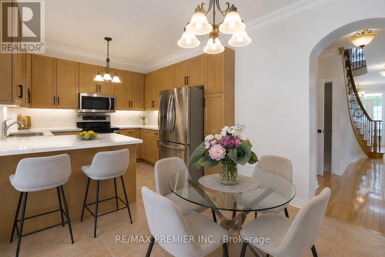 32 Timberwolf Crescent, Vaughan, Ontario  L4H 2W2 - Photo 7 - N13472704