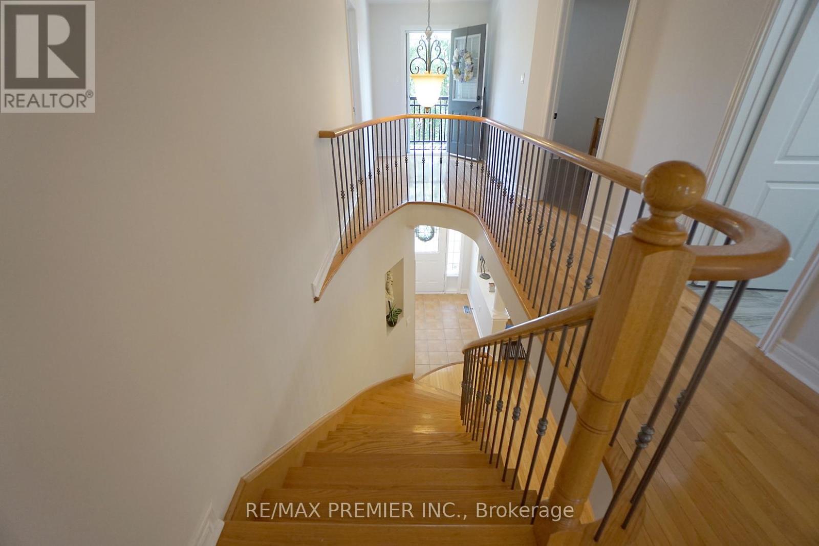 32 Timberwolf Crescent, Vaughan, Ontario  L4H 2W2 - Photo 9 - N13472704
