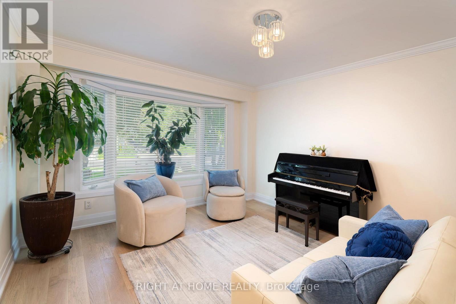 55 Hillview Drive, Newmarket, Ontario  L3Y 4H8 - Photo 11 - N13472708