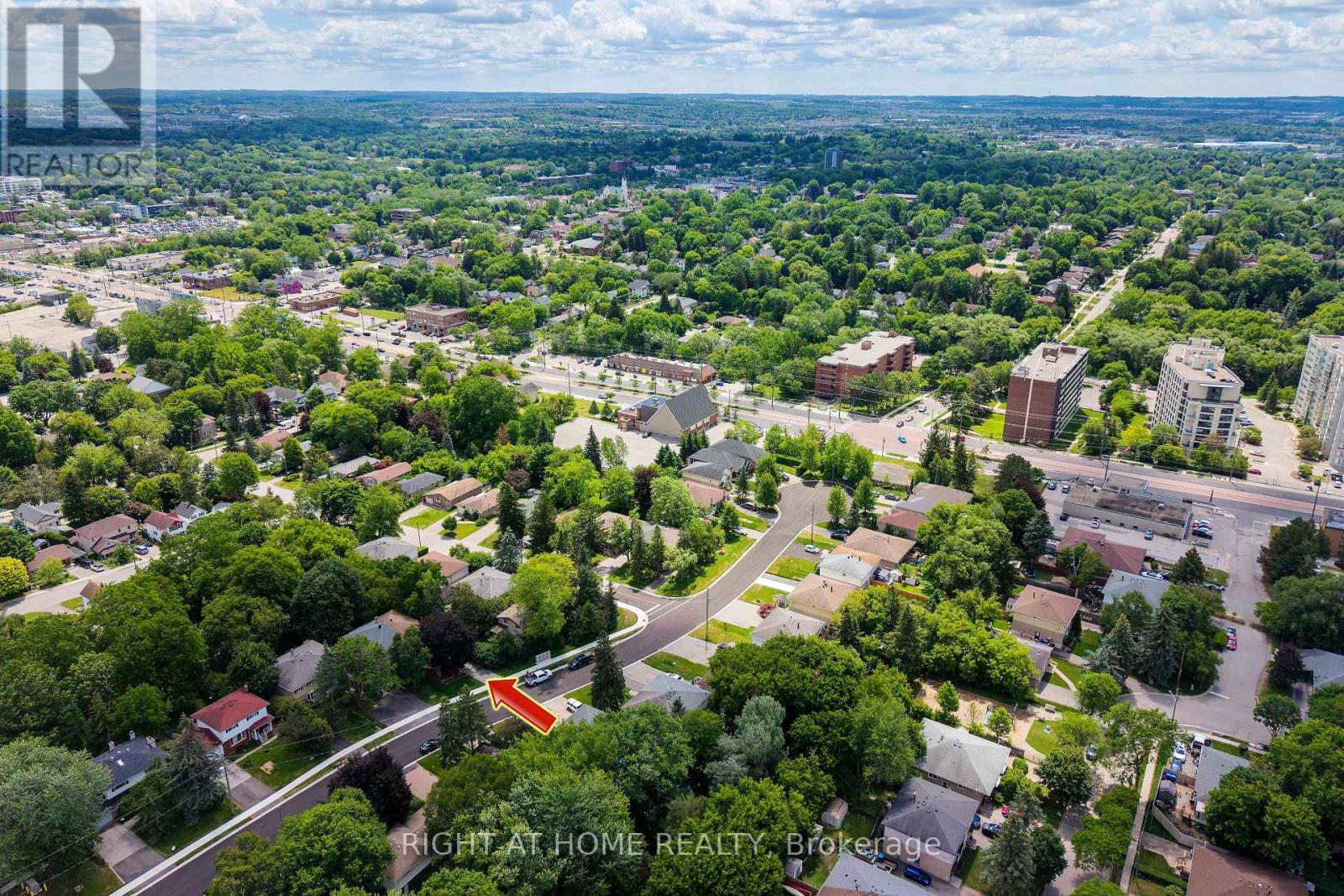 55 Hillview Drive, Newmarket, Ontario  L3Y 4H8 - Photo 2 - N13472708
