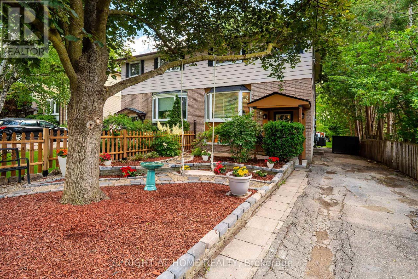 55 Hillview Drive, Newmarket, Ontario  L3Y 4H8 - Photo 7 - N13472708