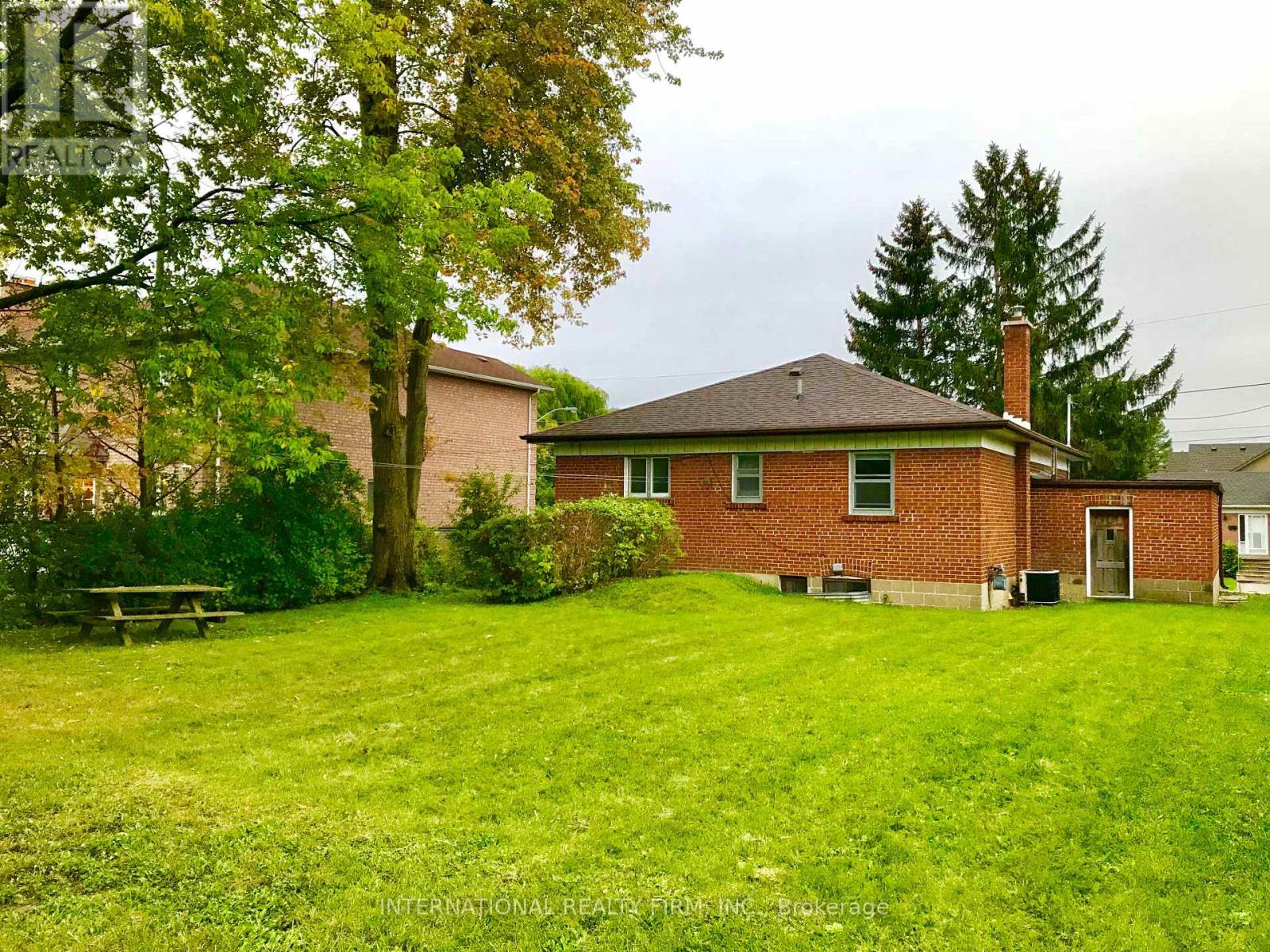 81 Claver Avenue, Toronto, Ontario  M6B 2W3 - Photo 3 - W13472706