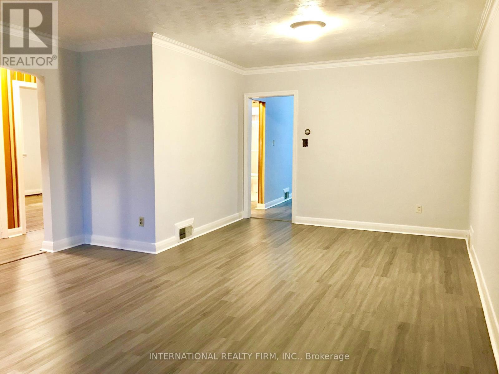 81 Claver Avenue, Toronto, Ontario  M6B 2W3 - Photo 5 - W13472706
