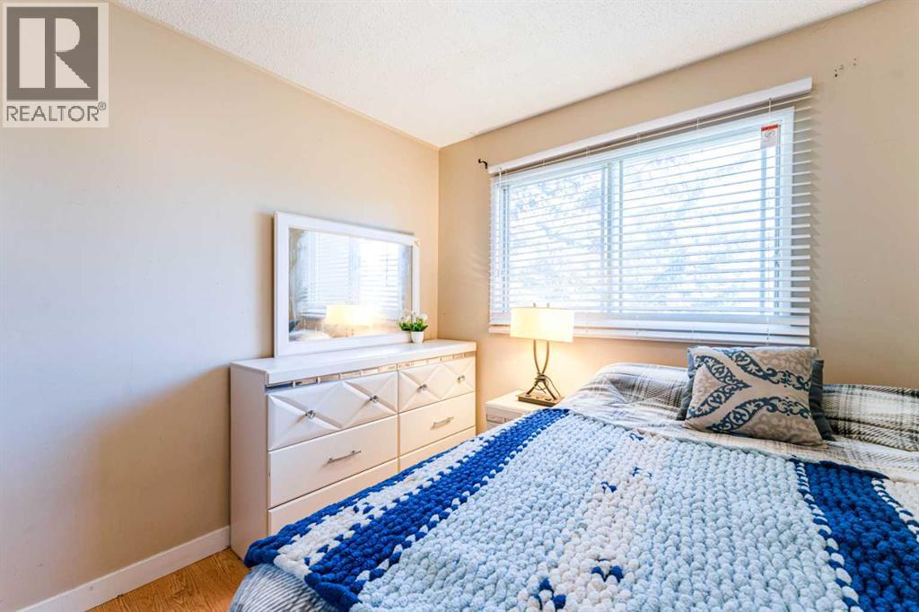144 Midbend Place SE, Calgary, Alberta  T2X 2J6 - Photo 19 - A2318647