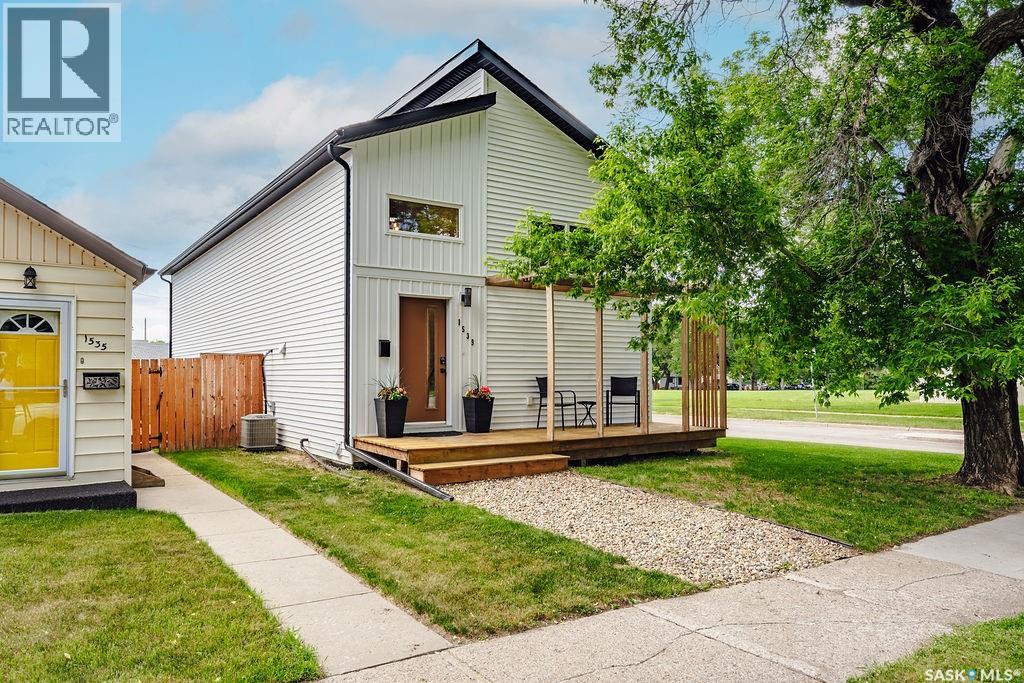 1539 E Avenue N, Saskatoon, Saskatchewan  S7L 1T9 - Photo 2 - SK040203