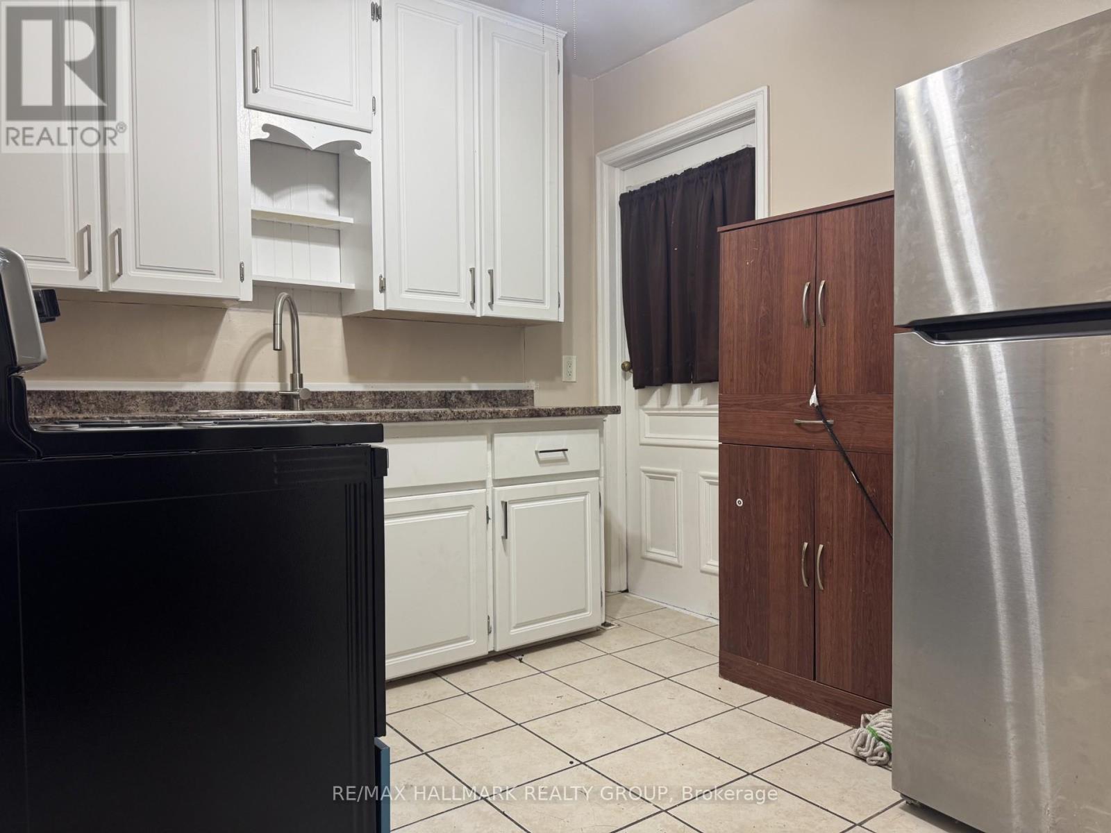 3 - 20 Russell Street W, Smiths Falls, Ontario  K7A 1N9 - Photo 2 - X13013024