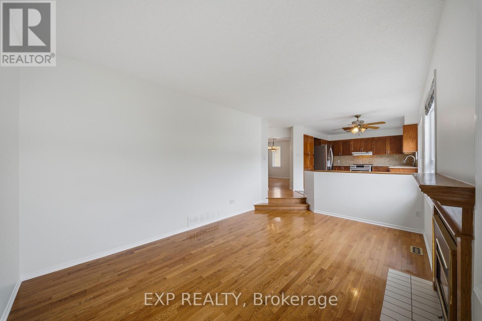 2023 Rolling Brook Drive, Ottawa, Ontario  K1W 1C9 - Photo 15 - X13472788