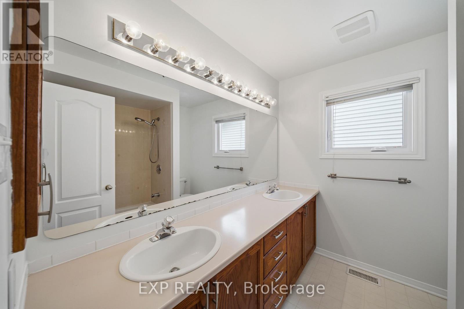 2023 Rolling Brook Drive, Ottawa, Ontario  K1W 1C9 - Photo 22 - X13472788