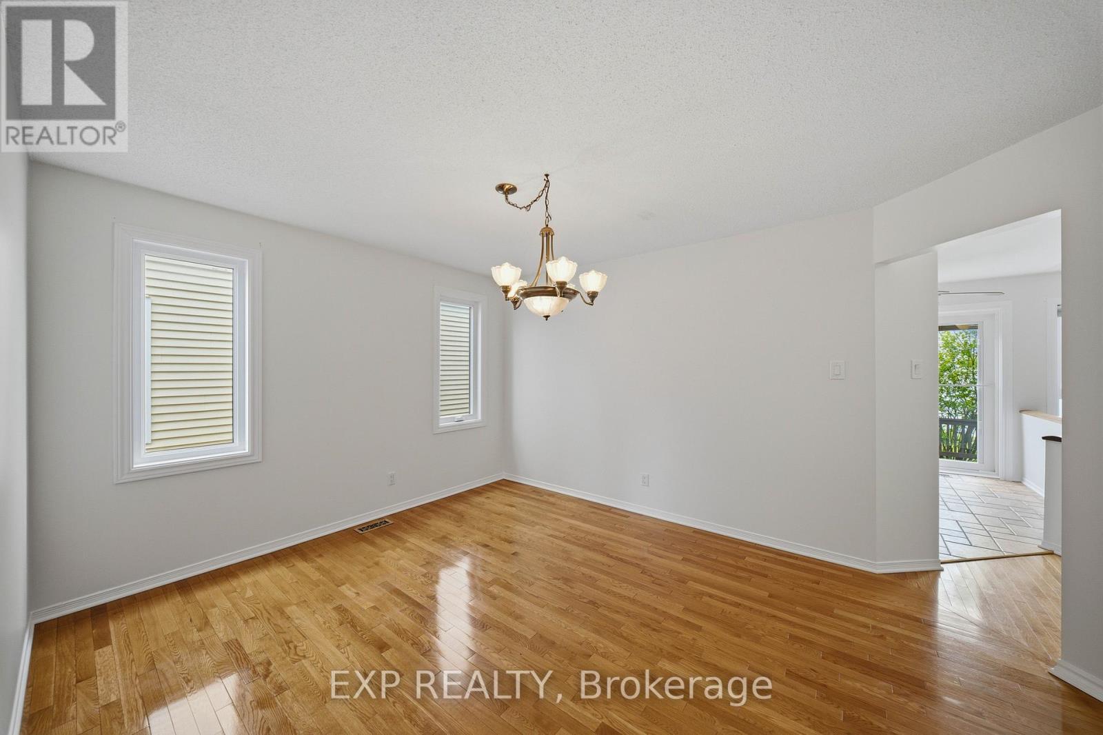 2023 Rolling Brook Drive, Ottawa, Ontario  K1W 1C9 - Photo 5 - X13472788