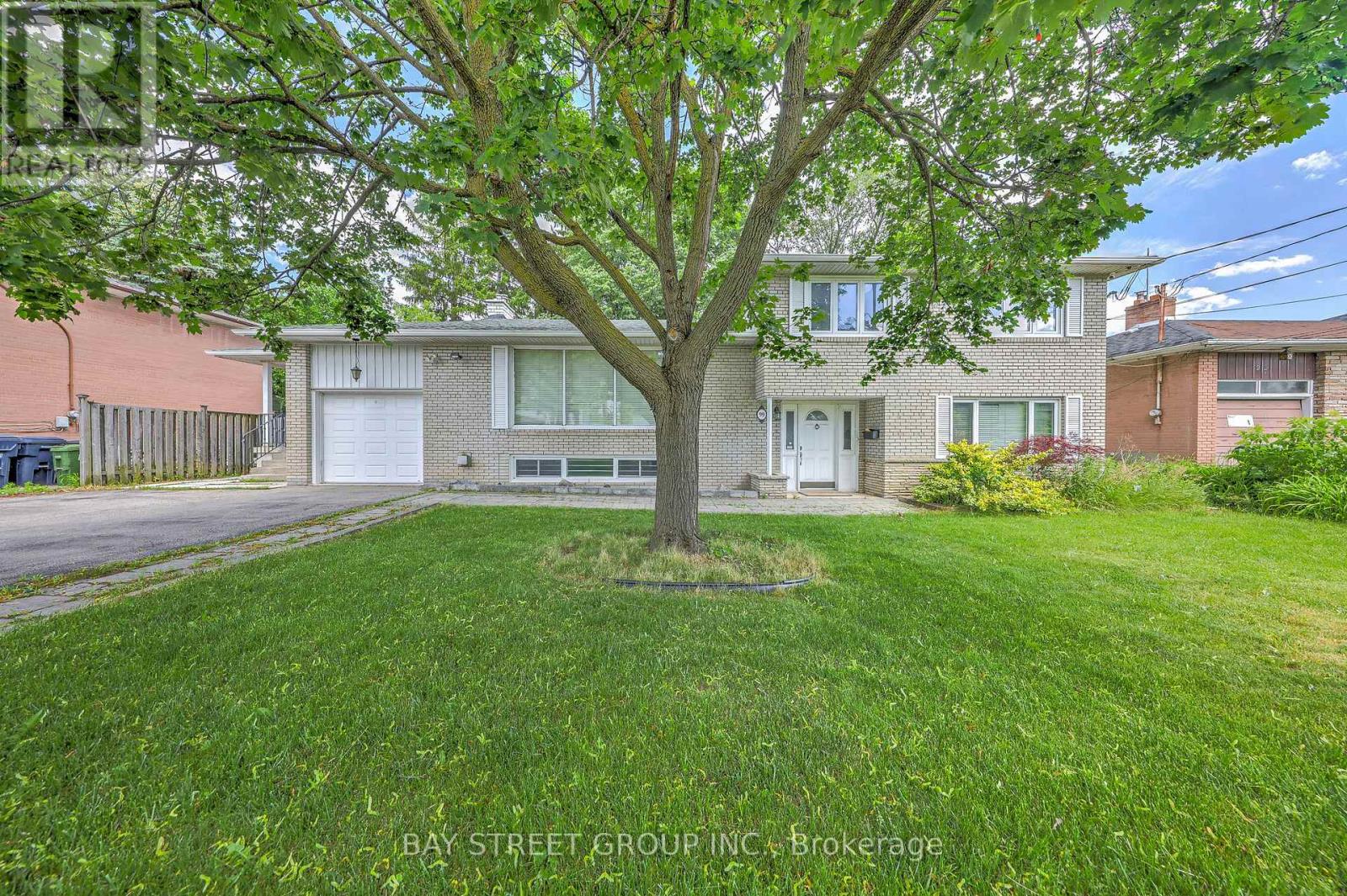 99 Grantbrook Street, Toronto, Ontario  M2R 2G2 - Photo 1 - C13472740