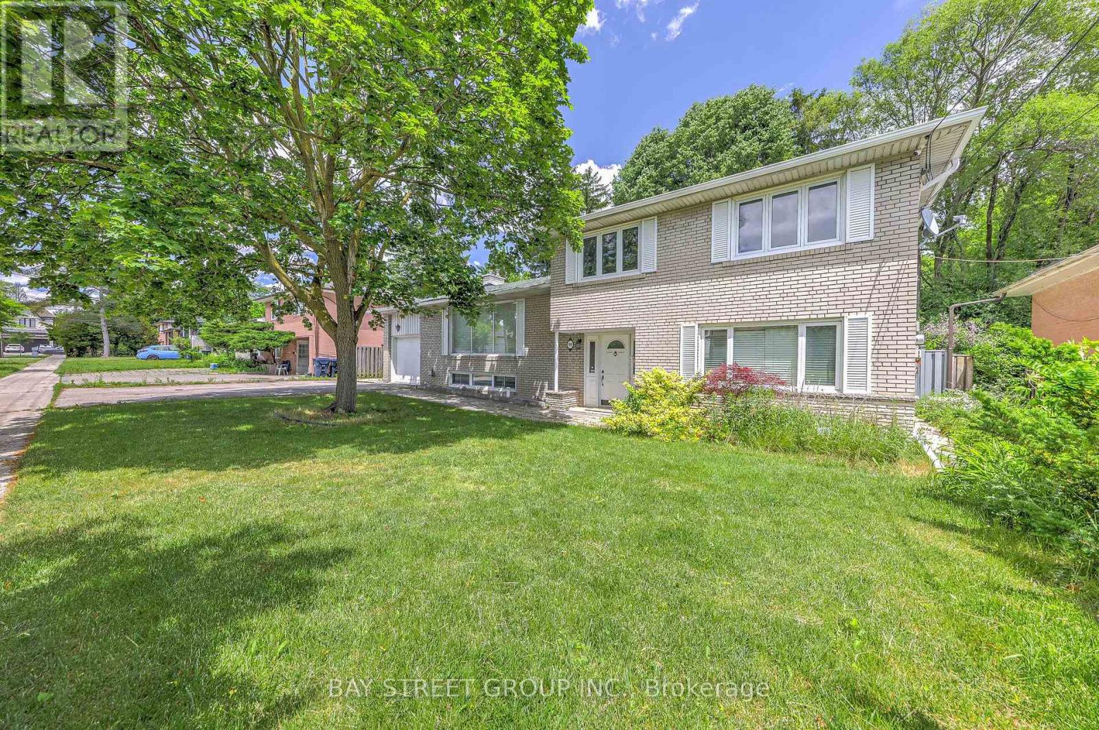 99 Grantbrook Street, Toronto, Ontario  M2R 2G2 - Photo 3 - C13472740