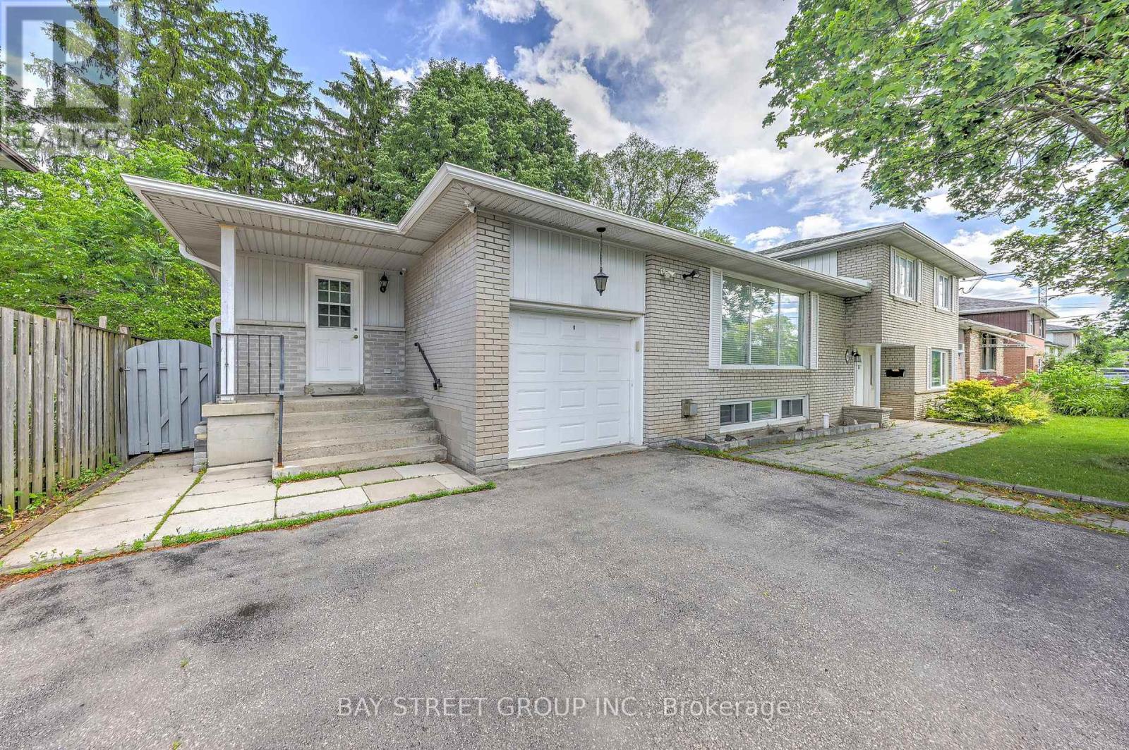 99 Grantbrook Street, Toronto, Ontario  M2R 2G2 - Photo 4 - C13472740