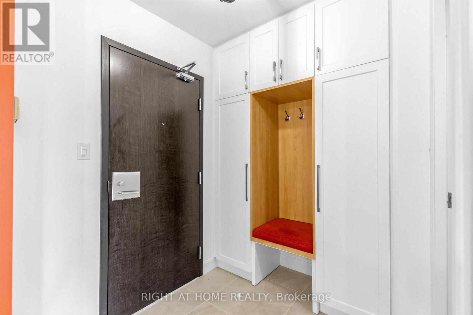 1505 - 25 The Esplanade, Toronto, Ontario  M5E 1W5 - Photo 2 - C13472792