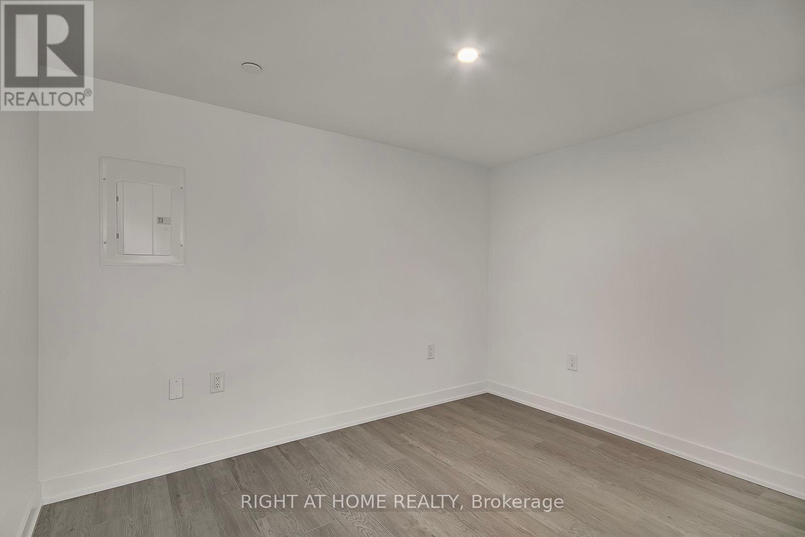 301 - 3 Strathgowan Avenue, Toronto, Ontario M4N 1B8 - Photo 10 - C13472814