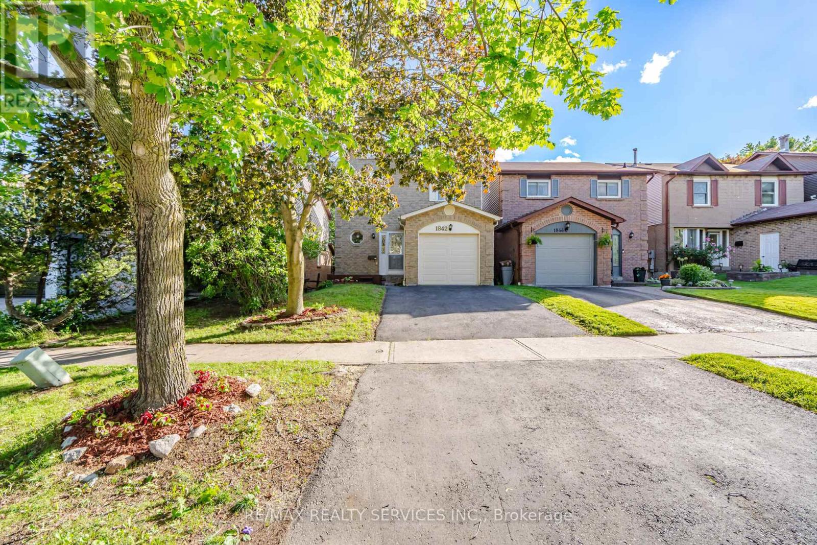 1842 CRICKET LANE, Pickering, Ontario
