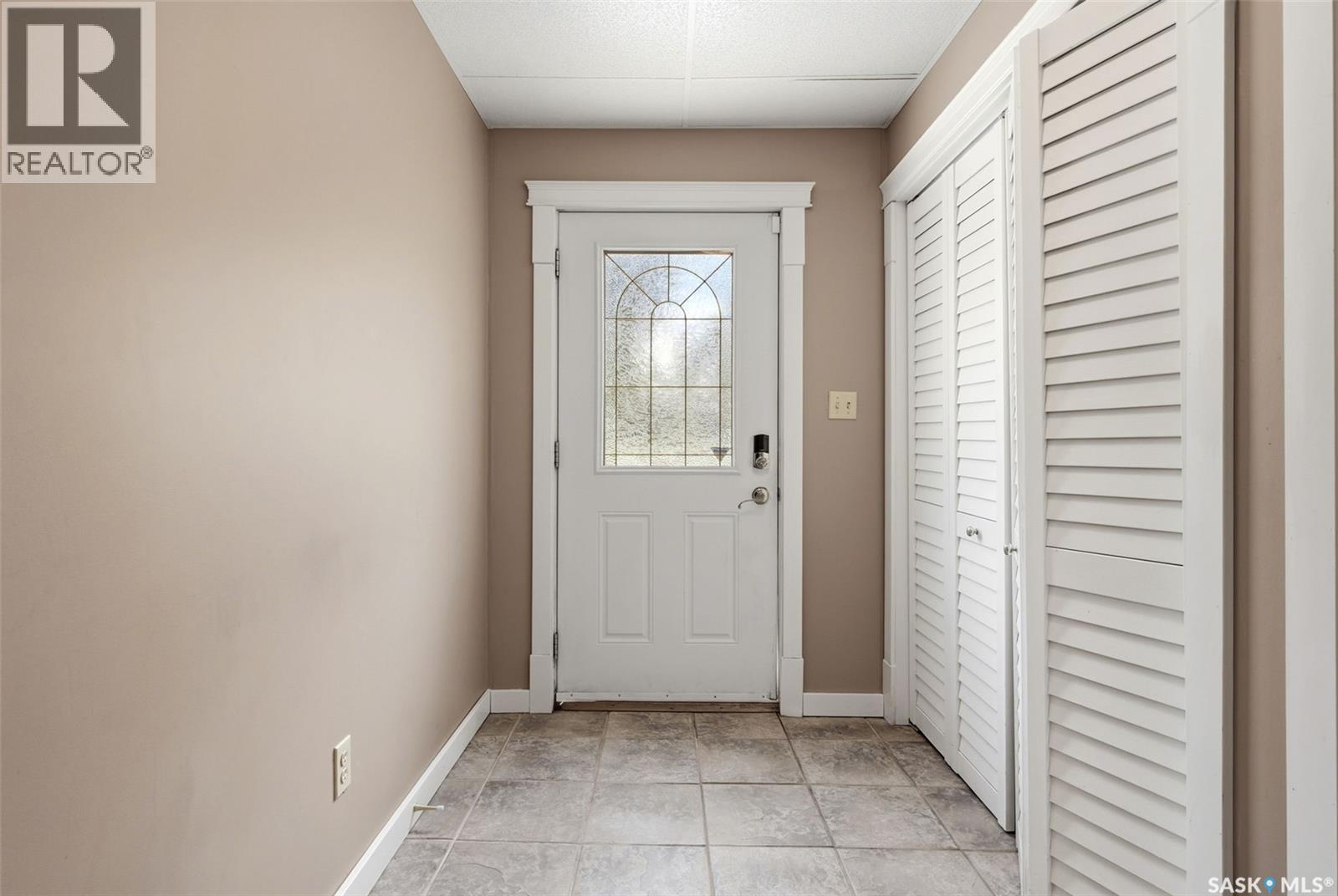 4120 Hillsdale Street, Regina, Saskatchewan  S4S 3Z1 - Photo 3 - SK040225