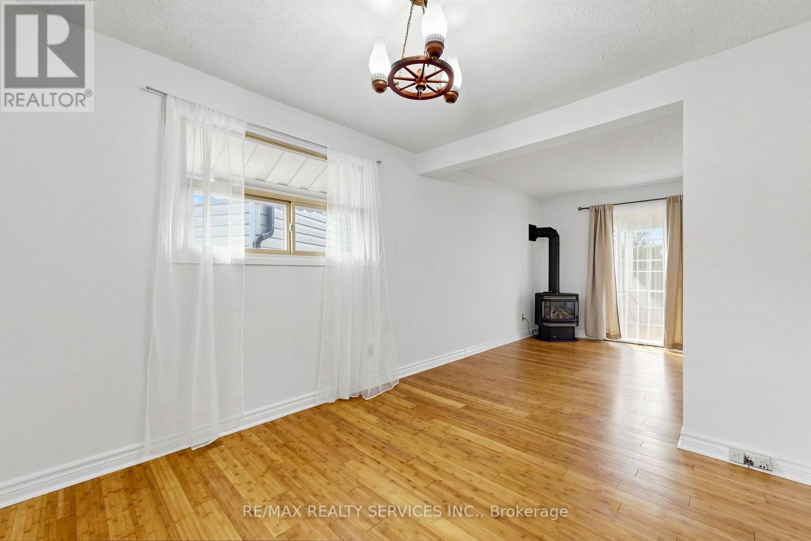 41 Huntingwood Crescent, Brampton, Ontario  L6S 1S5 - Photo 11 - W13472778