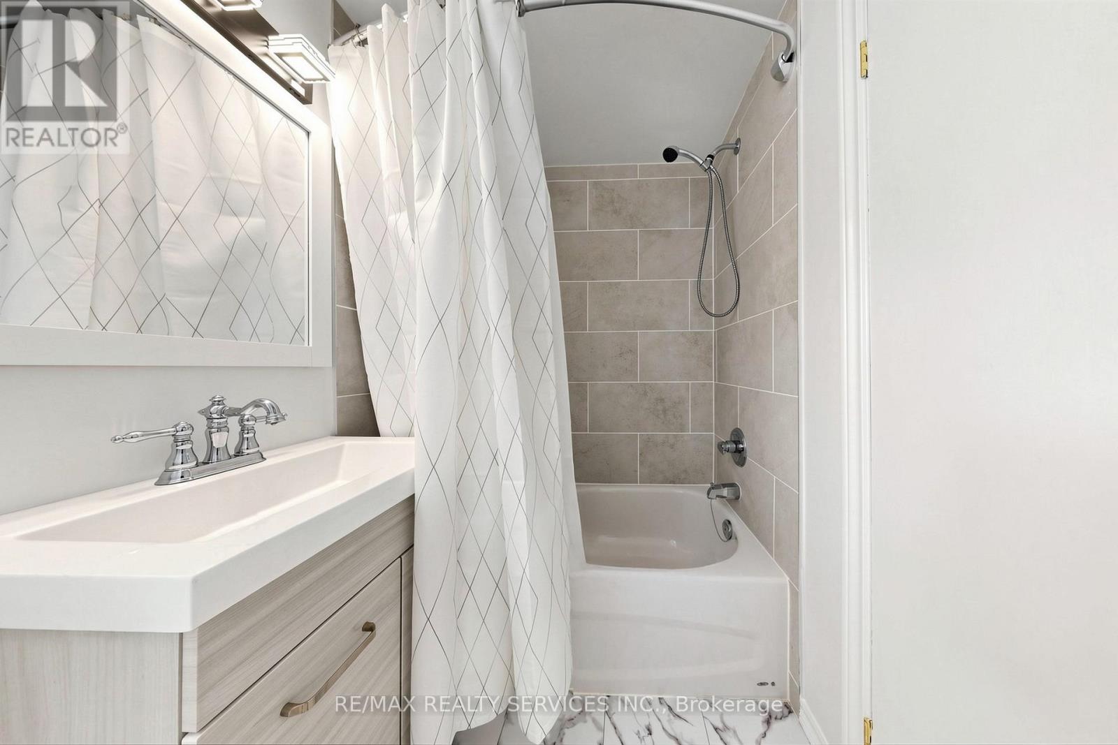 41 Huntingwood Crescent, Brampton, Ontario  L6S 1S5 - Photo 25 - W13472778