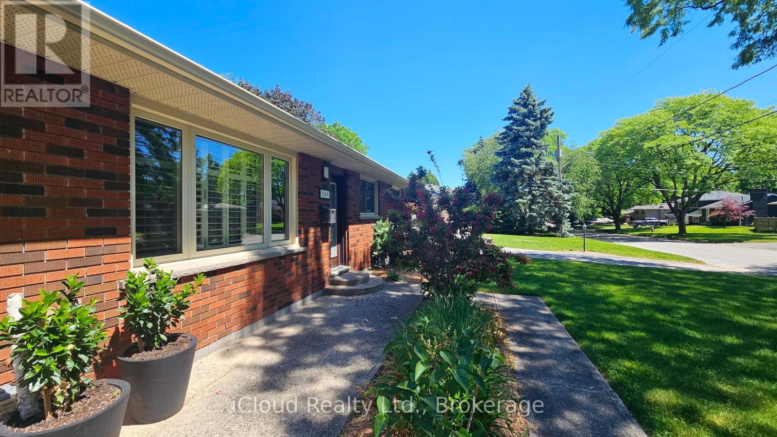 1066 Marley Crescent, Burlington, Ontario  L7T 3S1 - Photo 2 - W13472812