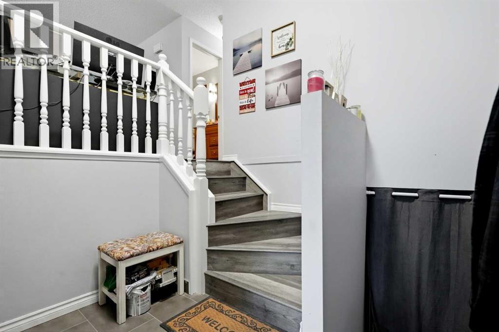 40 Mckerrell Close SE, Calgary, Alberta  T2Z 1M7 - Photo 3 - A2322790